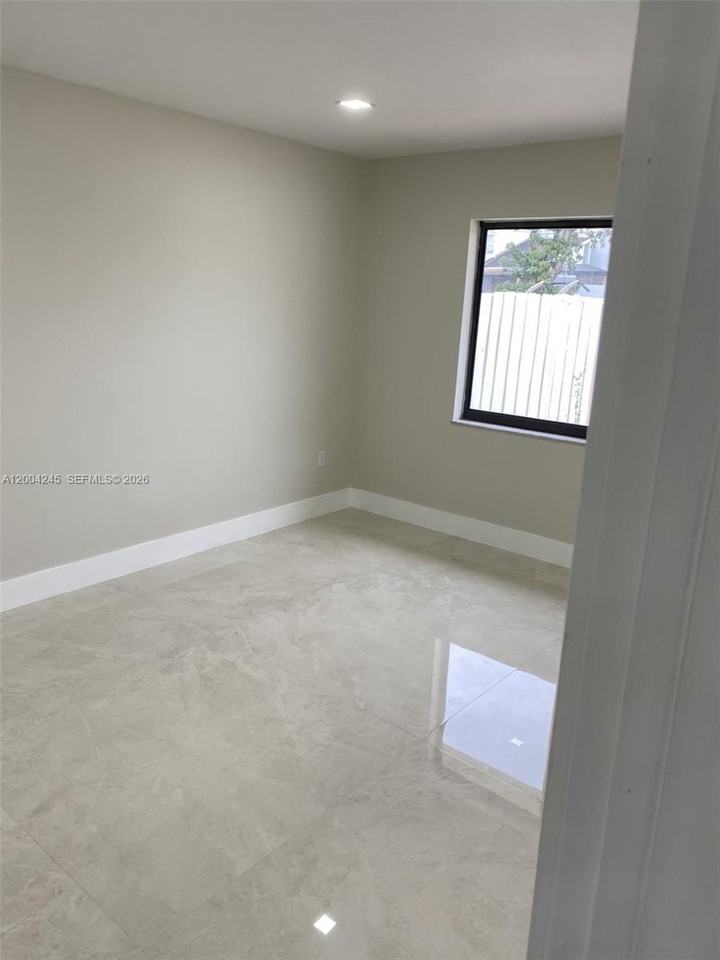 12227 Sw 24th Ter #30 - Photo 7 of 15