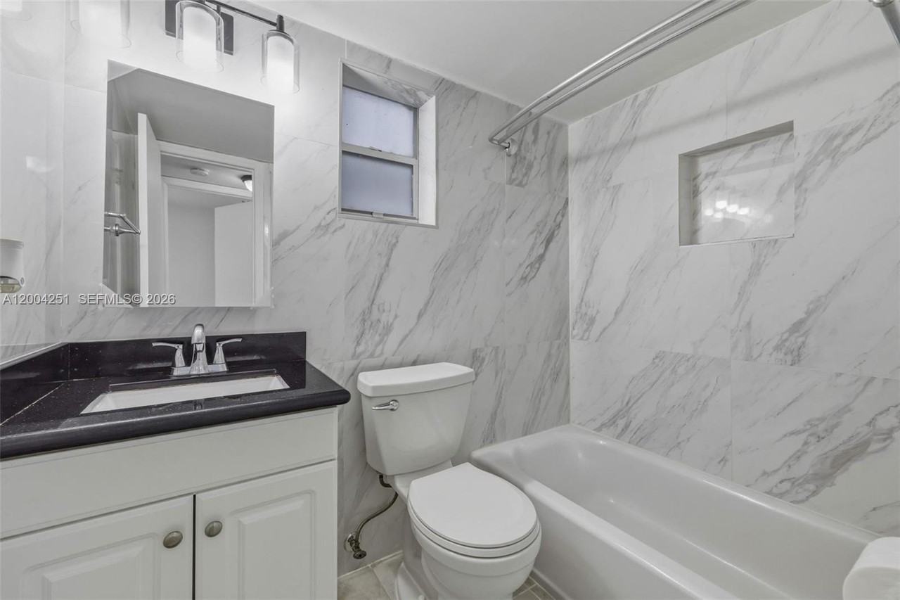 140 Nw 14th Ave #9 - Photo 4 of 25