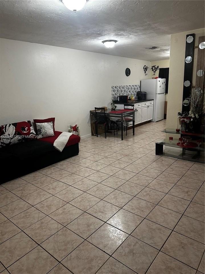 2742 Nw 49th St #2742 - Photo 4 of 4