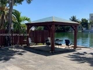 80 S Shore Dr #505 - Photo 4 of 27