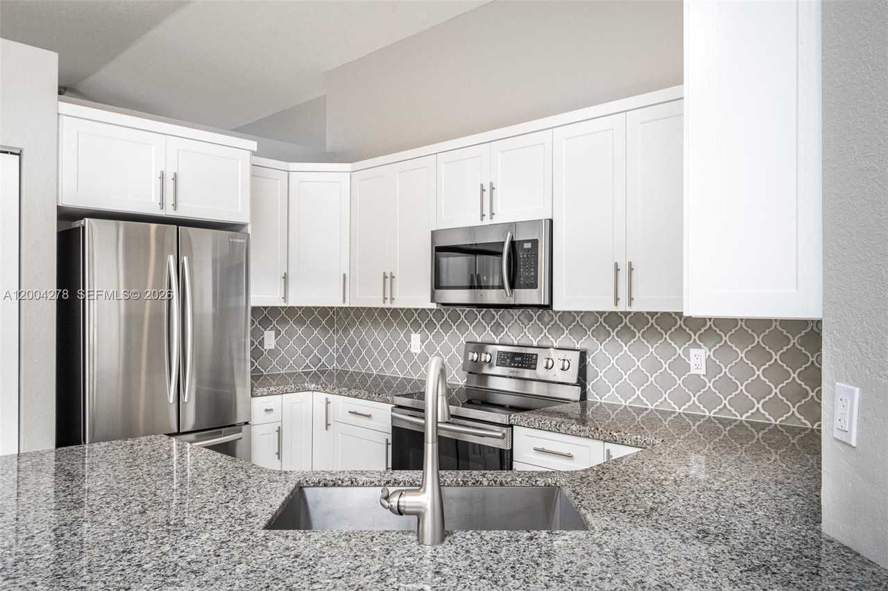 1524 Canary Island Dr - Photo 3 of 22