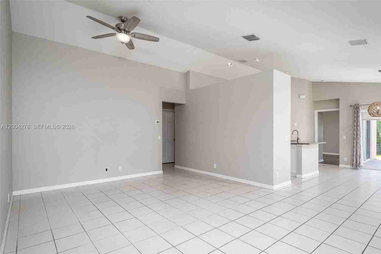 1524 Canary Island Dr - Photo 6 of 22
