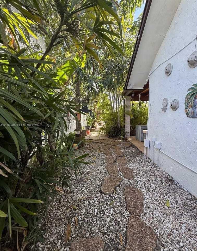 13280 Sw 103rd Ter #0 - Photo 4 of 24