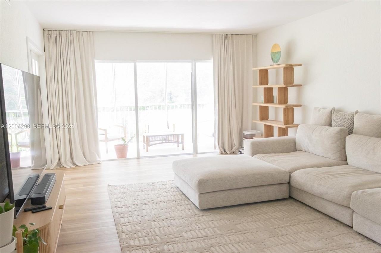 3250 N Palm Aire Dr #202 - Photo 5 of 25