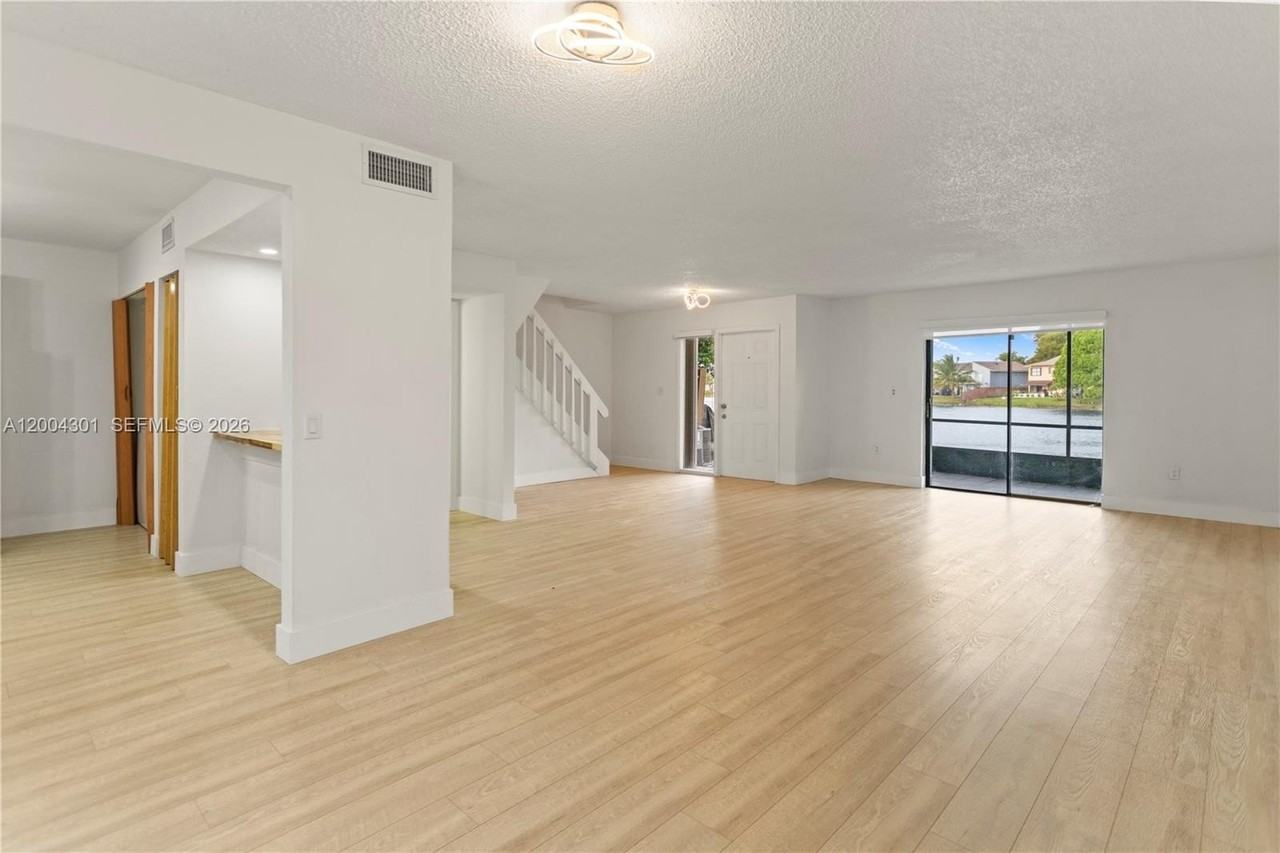 6745 Nw 169th St #G - Photo 5 of 29