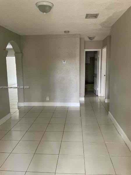 1389 Sw 24th Ave - Photo 4 of 15