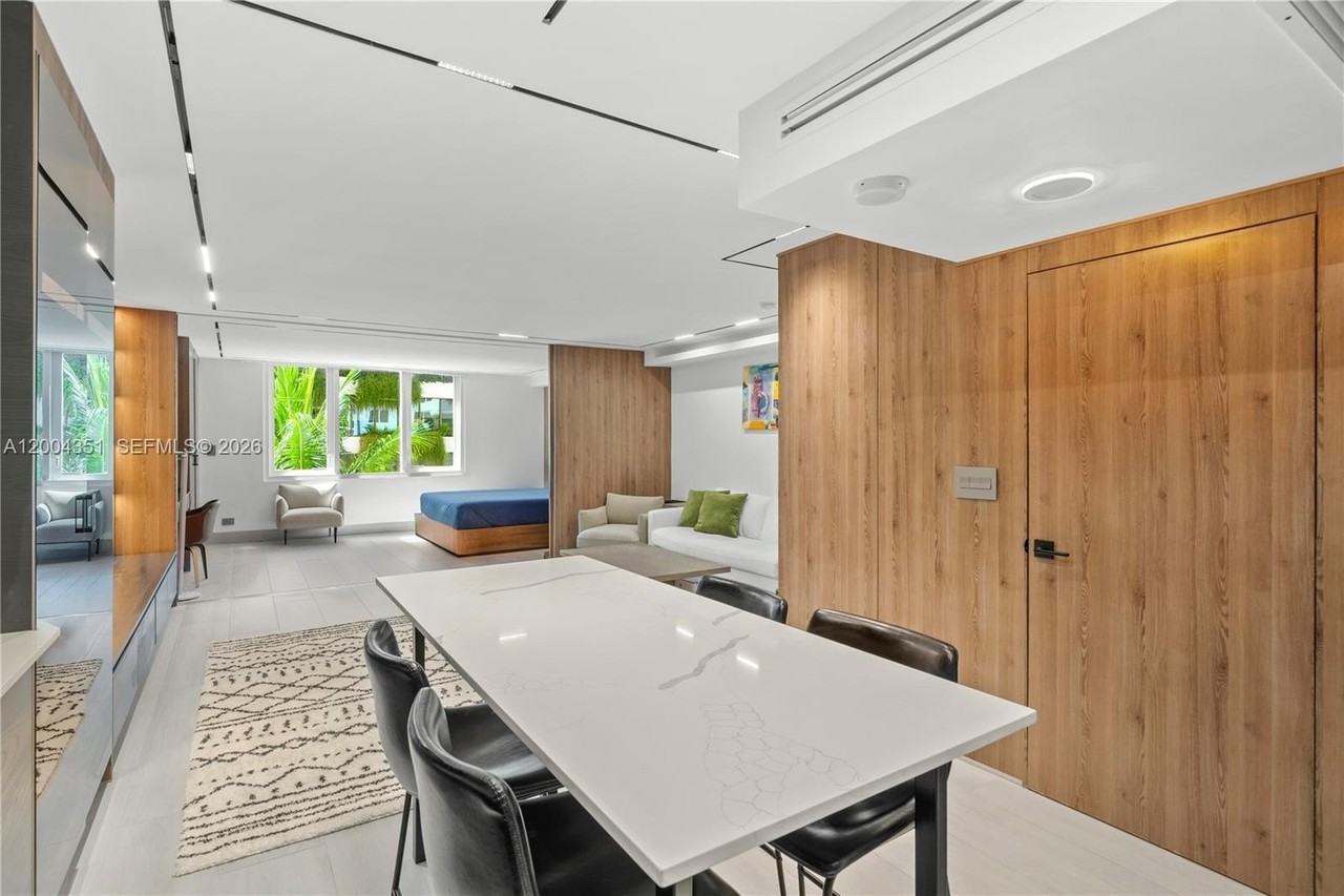 2301 Collins Ave #432 - Photo 7 of 18