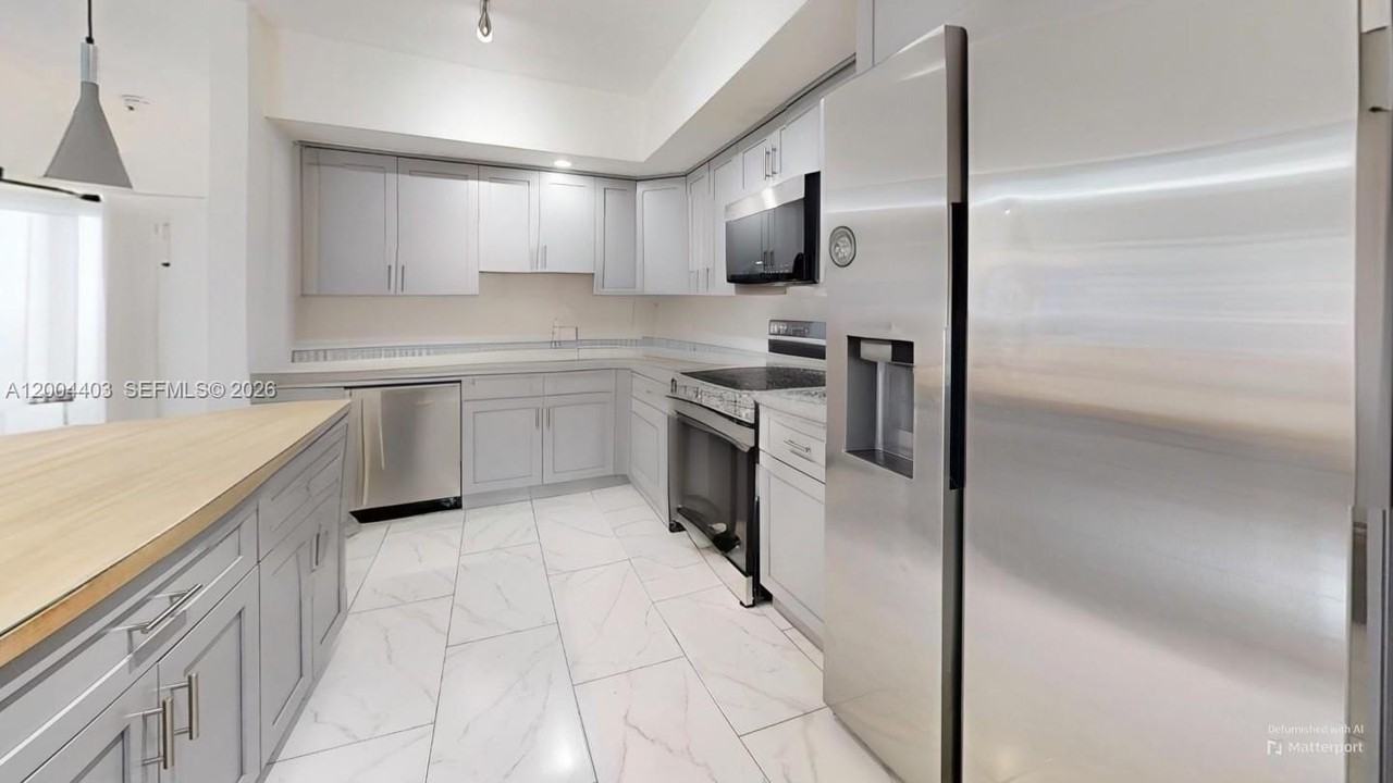 220 Sw 8th Ave #1-2 - Photo 3 of 17