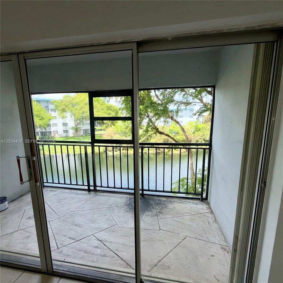 8775 Park Blvd #305 - Photo 7 of 24