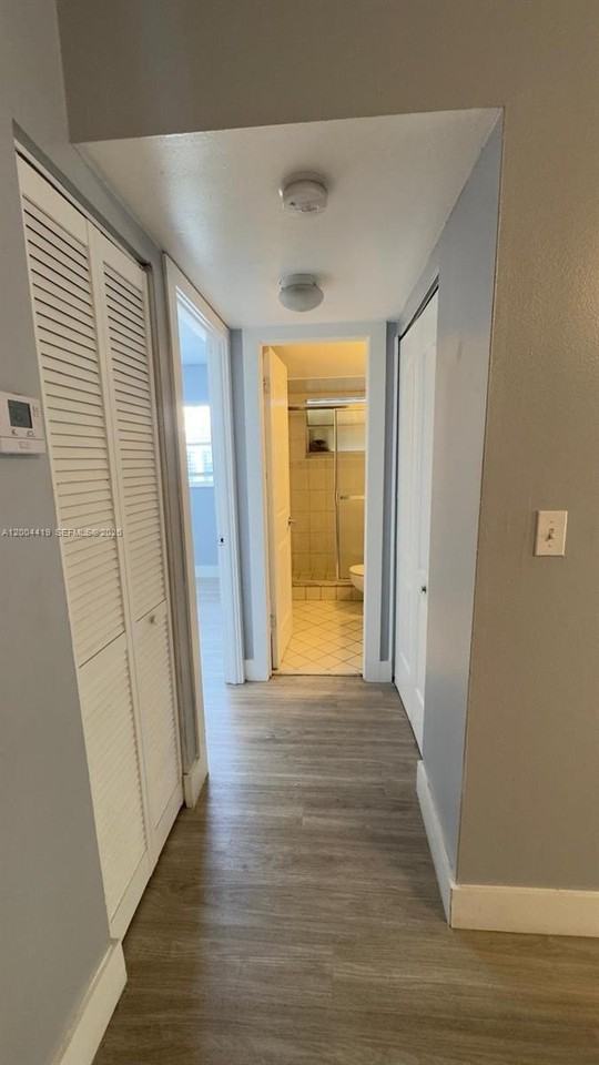 1421 Nw 45th St #5 - Photo 5 of 8