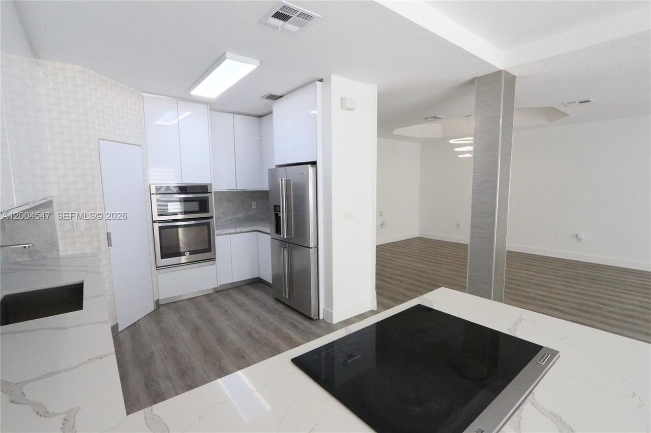 7392 Nw 112th Ct #7392 - Photo 4 of 44