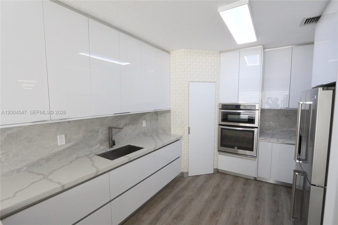 7392 Nw 112th Ct #7392 - Photo 6 of 44