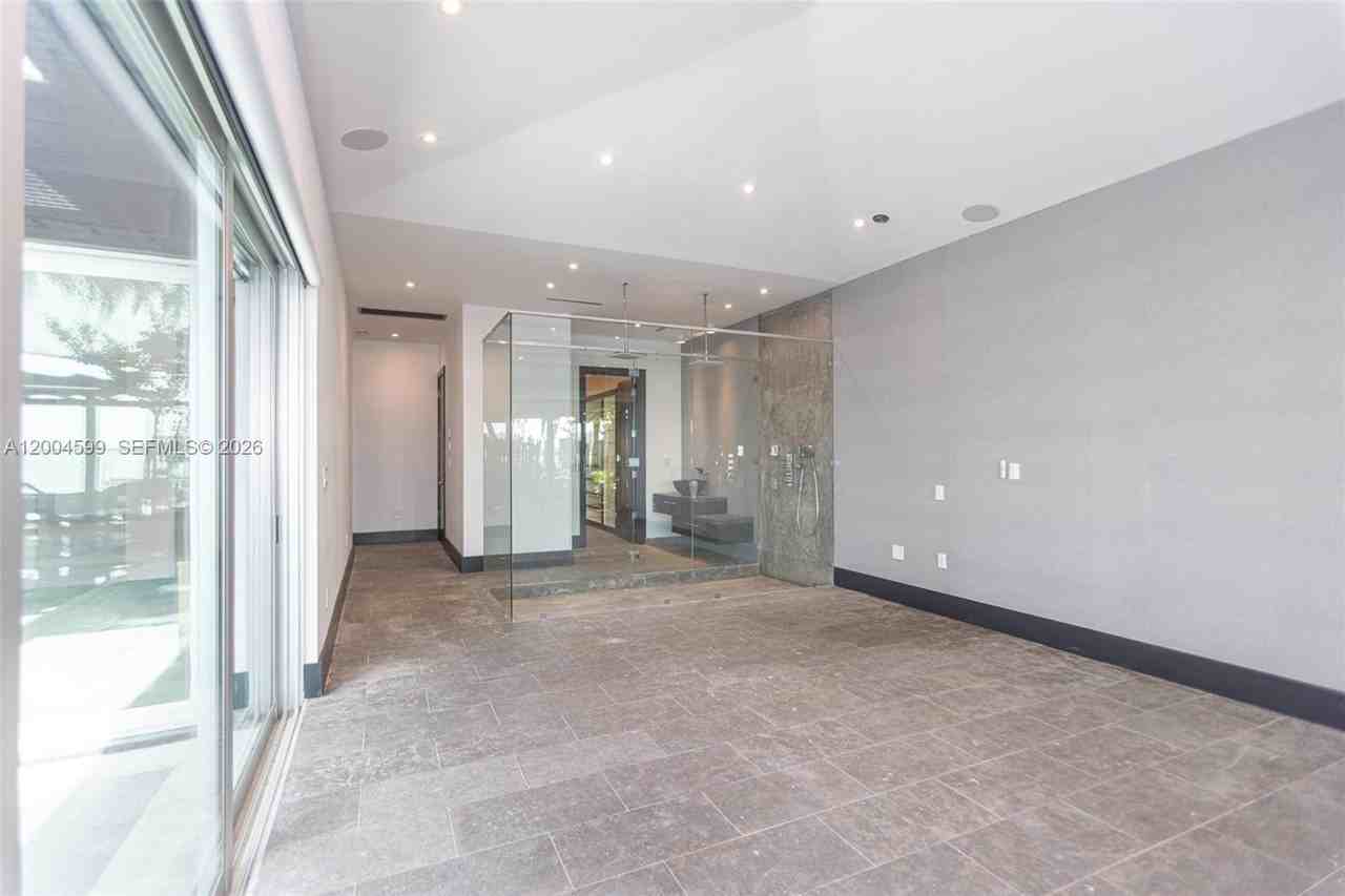 2440 N Shore Ter - Photo 3 of 50