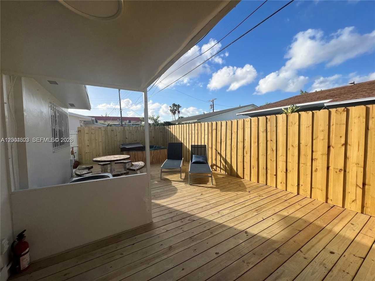 15 Se 13th St #17 - Photo 2 of 3
