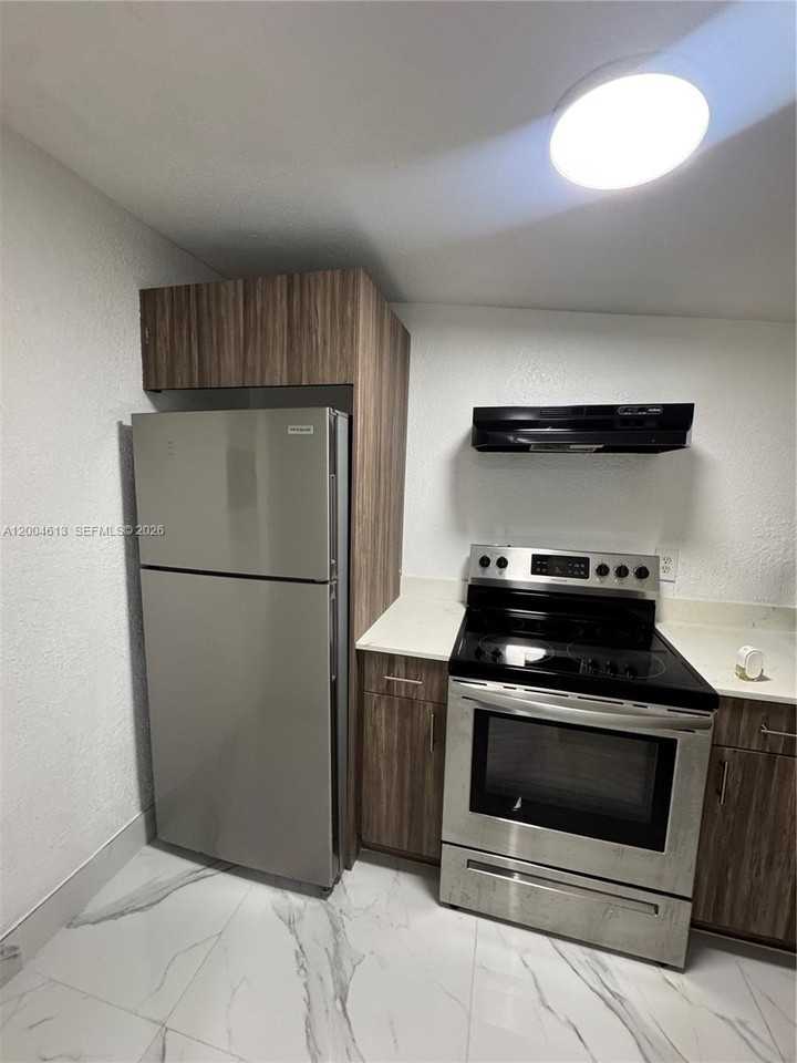 2796 Sw 34th Ct #REAR - Photo 6 of 8