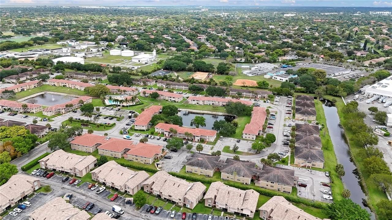 9964 Twin Lakes Dr #35B - Photo 6 of 32