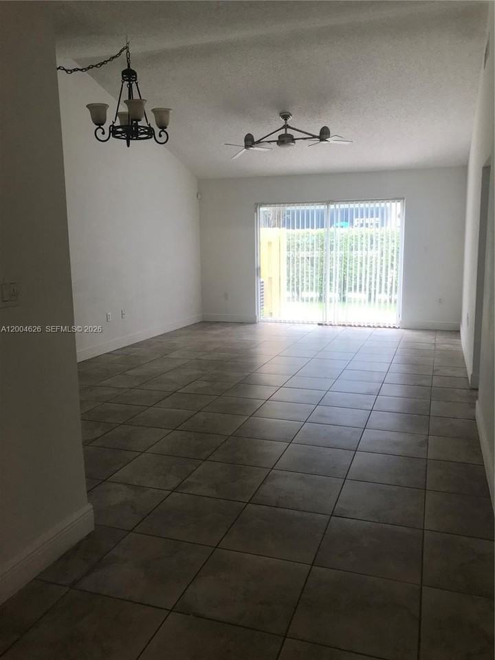 3825 Nw 90th Ave #3825 - Photo 6 of 23