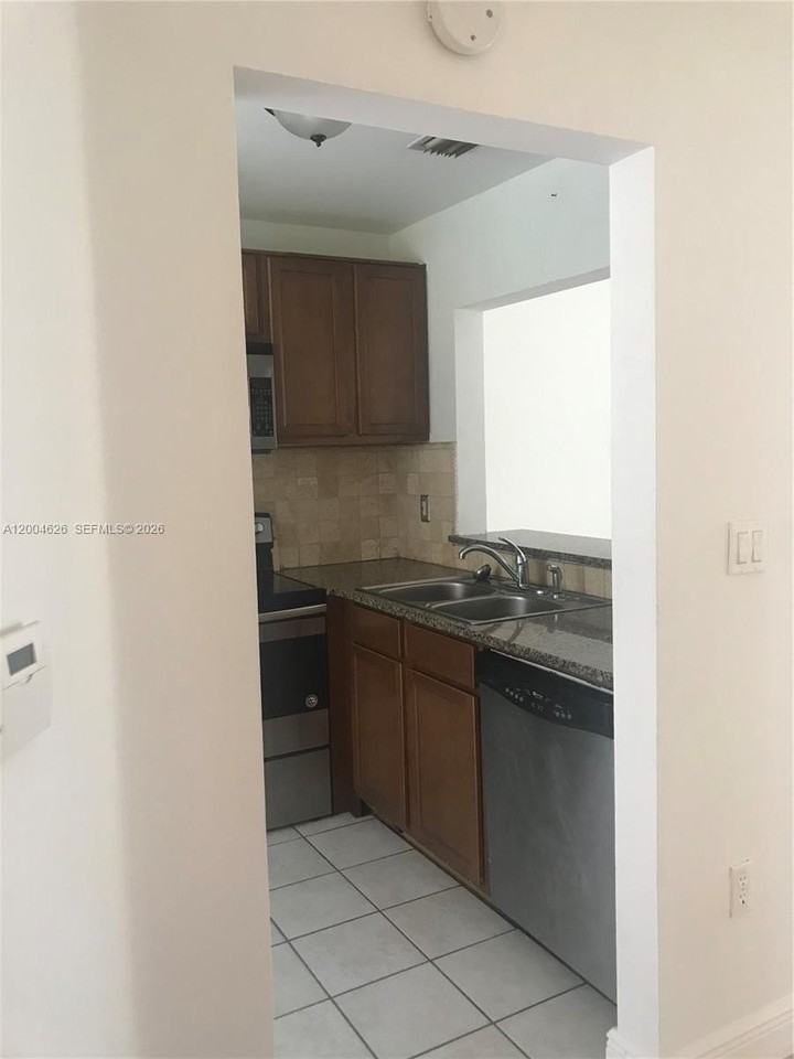 3825 Nw 90th Ave #3825 - Photo 7 of 23