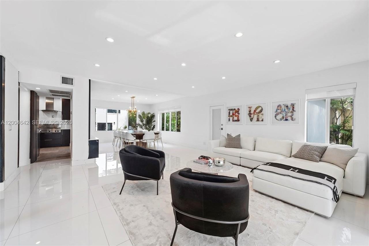 3483 Chase Ave - Photo 6 of 29