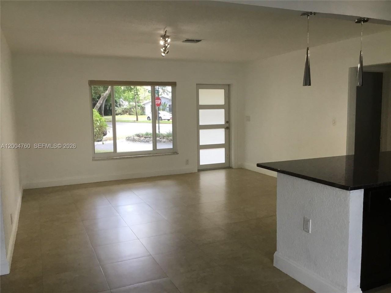 5881 Sw 15th St - Photo 5 of 25