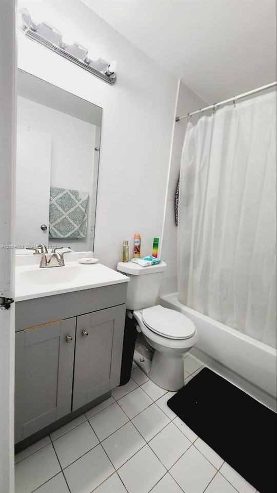 6960 Nw 174th Ter #706 - Photo 3 of 13