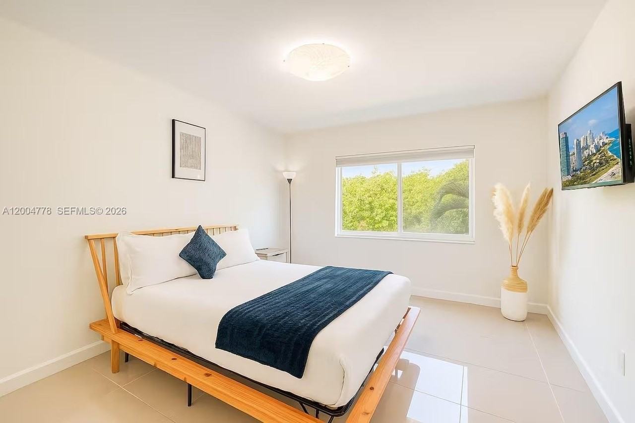 1045 94th St #1 - Photo 4 of 11