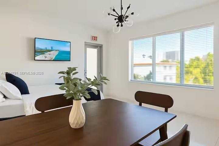 1025 94th St #7 - Photo 3 of 13