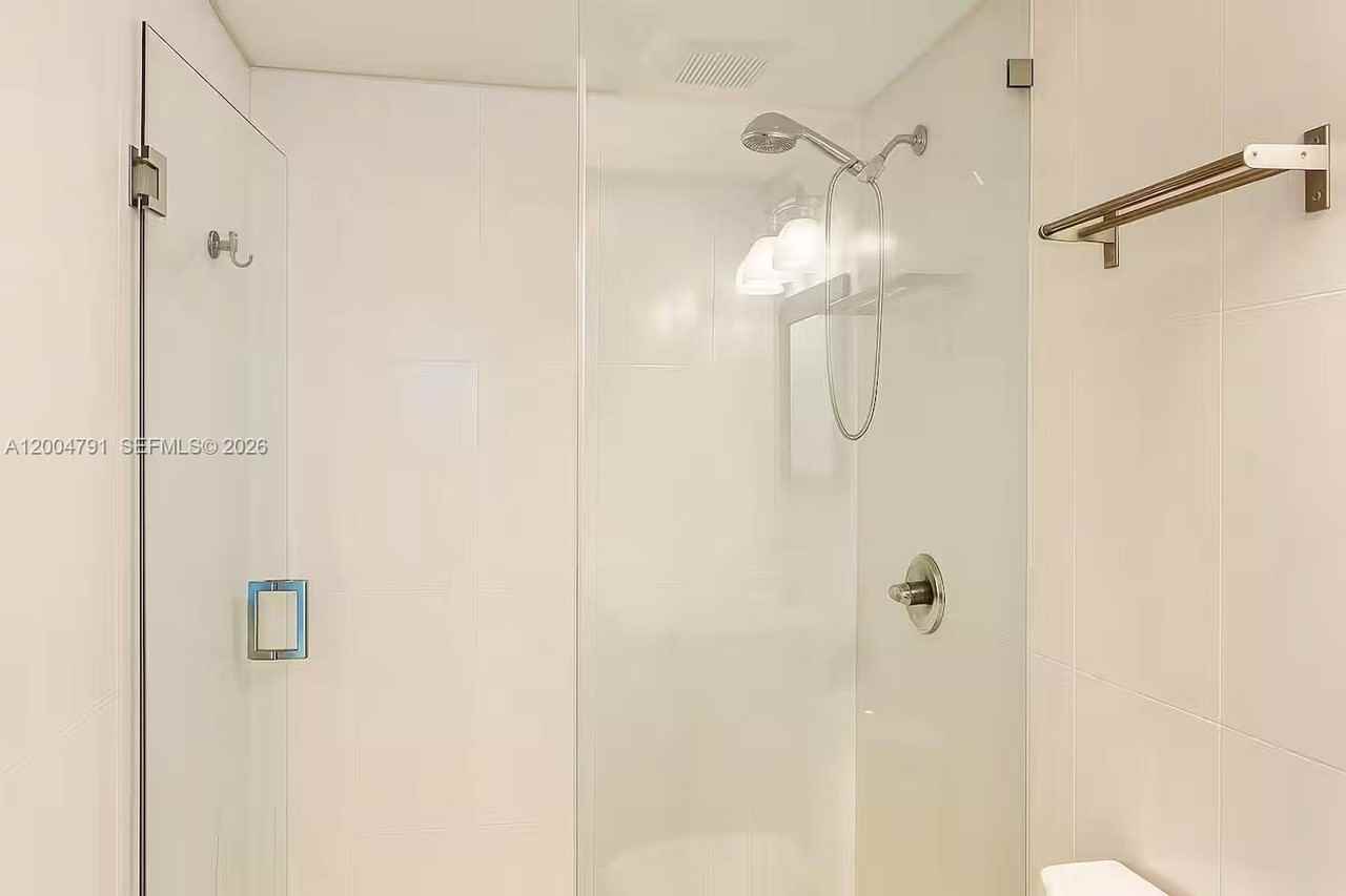 1025 94th St #7 - Photo 5 of 13