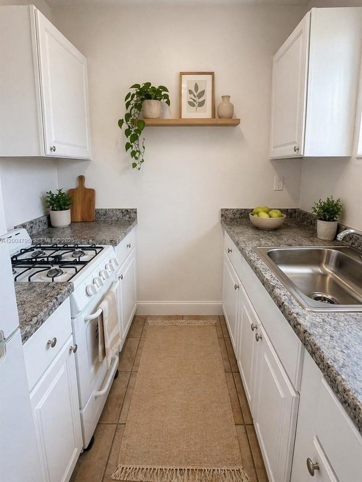 225 Madeira Ave #5 - Photo 3 of 8