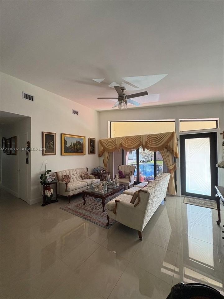 8581 Sw 29th St - Photo 3 of 18