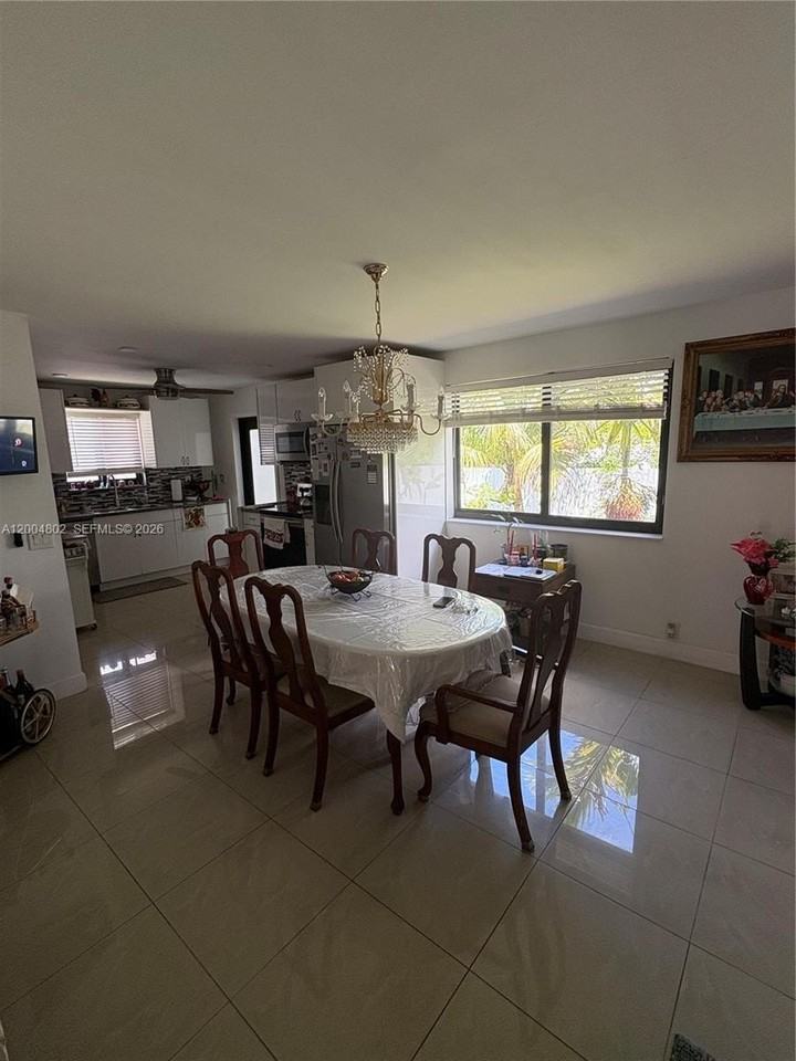 8581 Sw 29th St - Photo 5 of 18