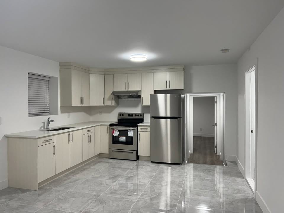 6301 150a St #1 - Photo 6 of 10