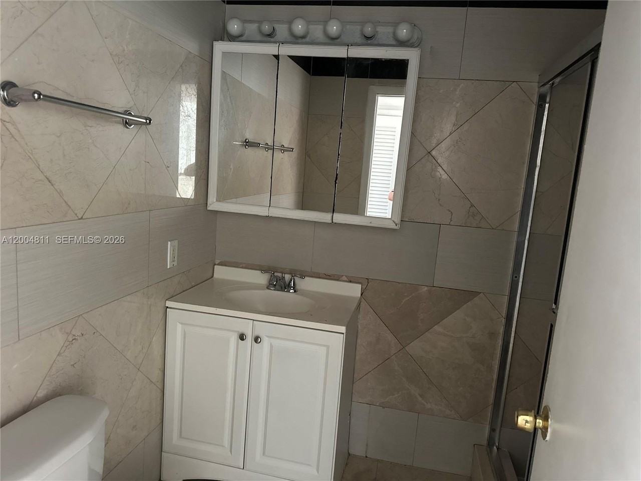 7424 Sw 82nd St #D216 - Photo 6 of 9