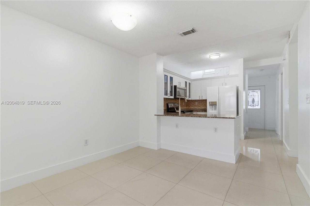 3725 Sw 153rd Ct #0 - Photo 5 of 28