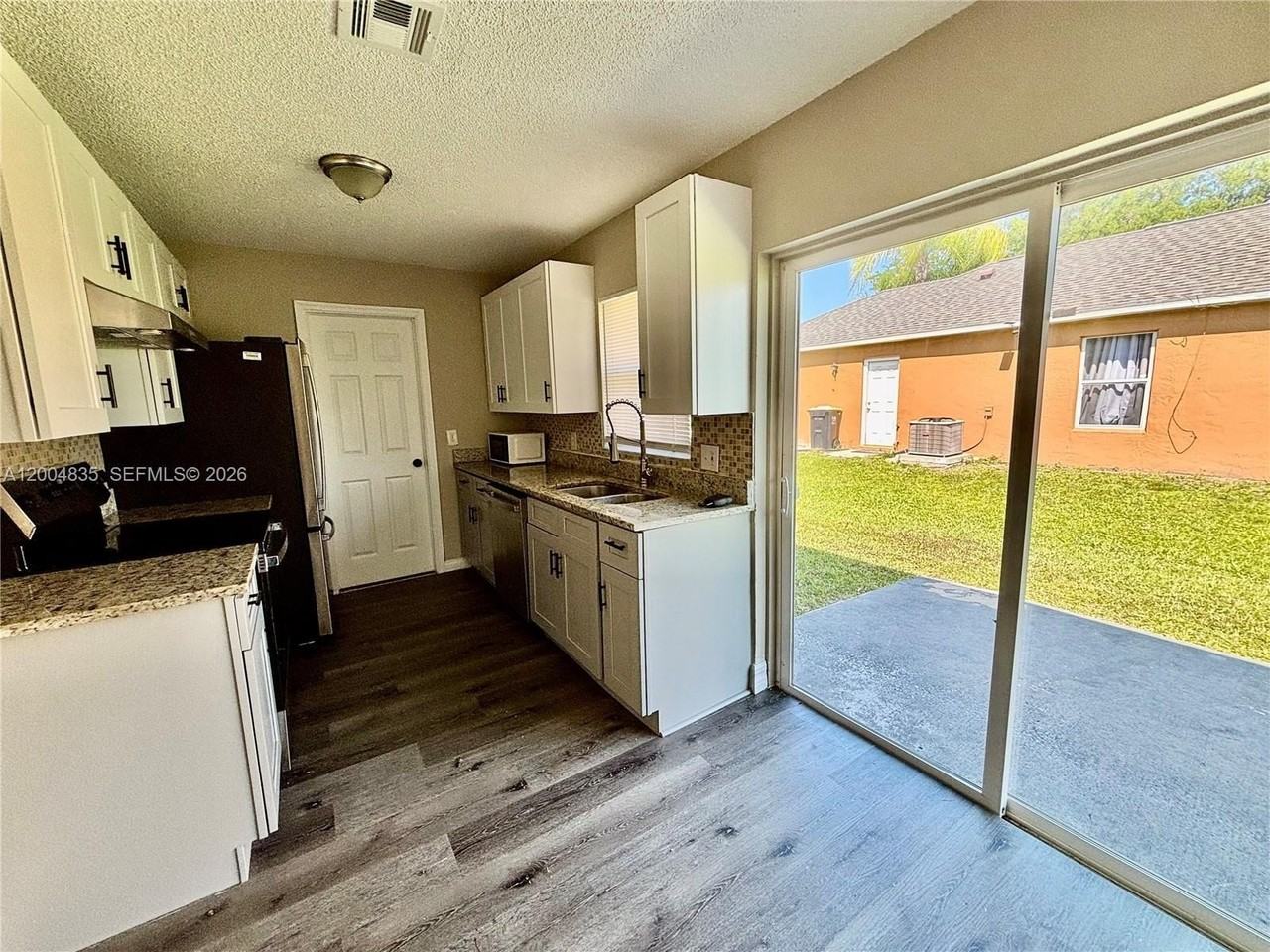 504 Blackbird Ln #A - Photo 2 of 18