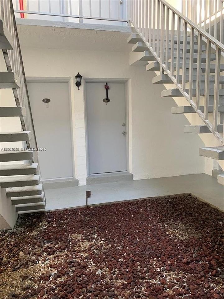 7256 Sw 94th Pl #A4 - Photo 4 of 18