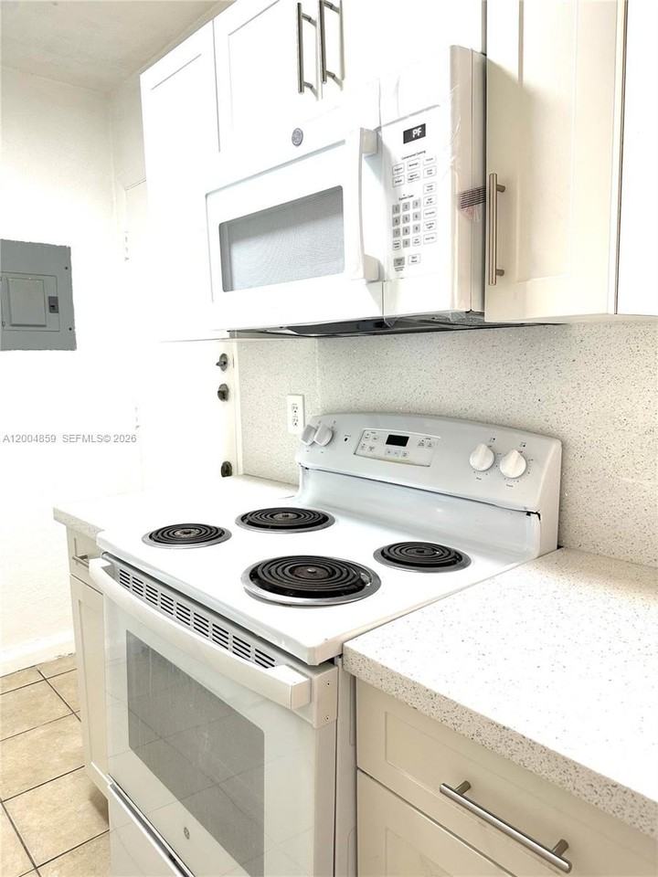 7256 Sw 94th Pl #A4 - Photo 6 of 18