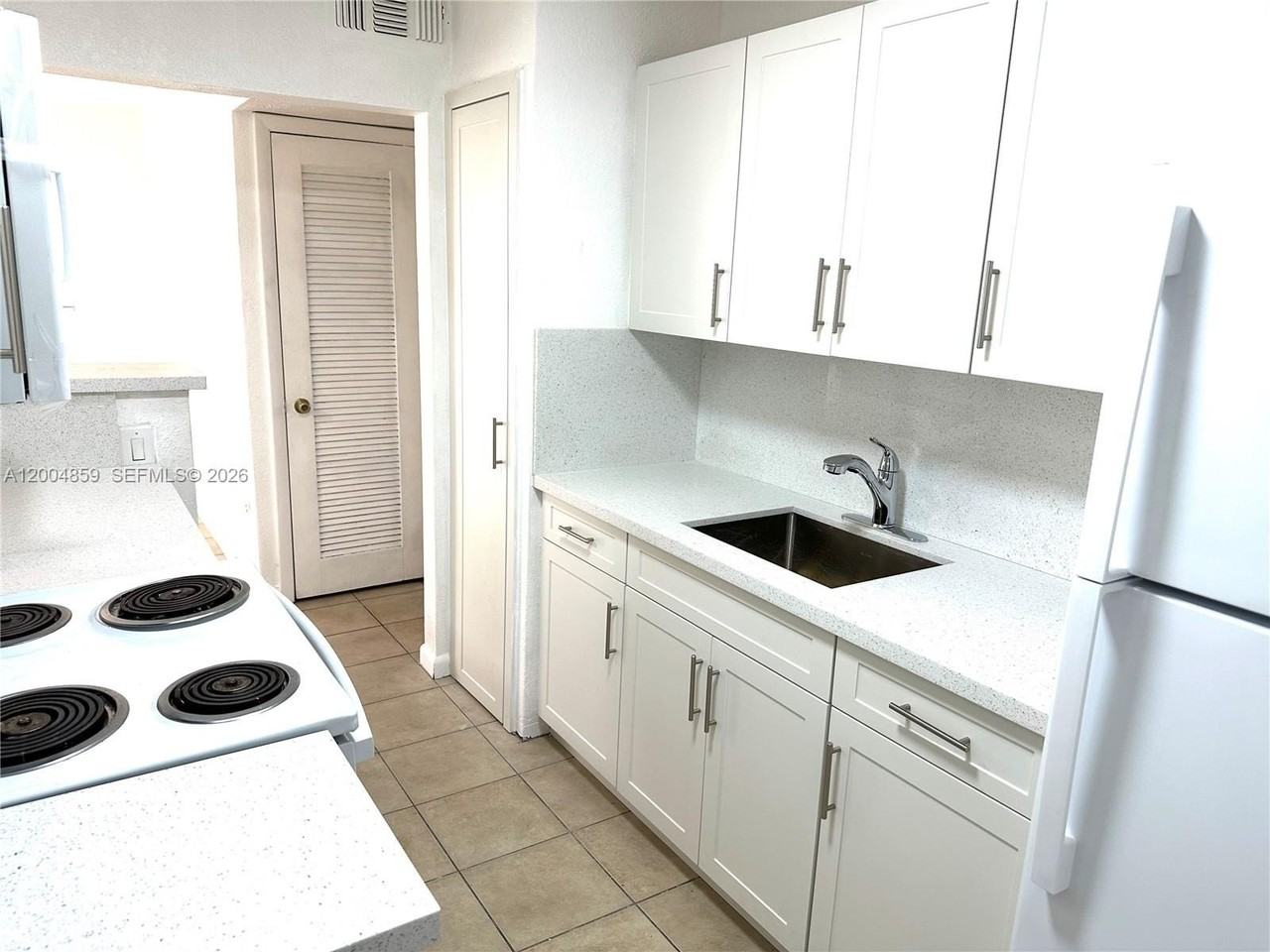 7256 Sw 94th Pl #A4 - Photo 7 of 18