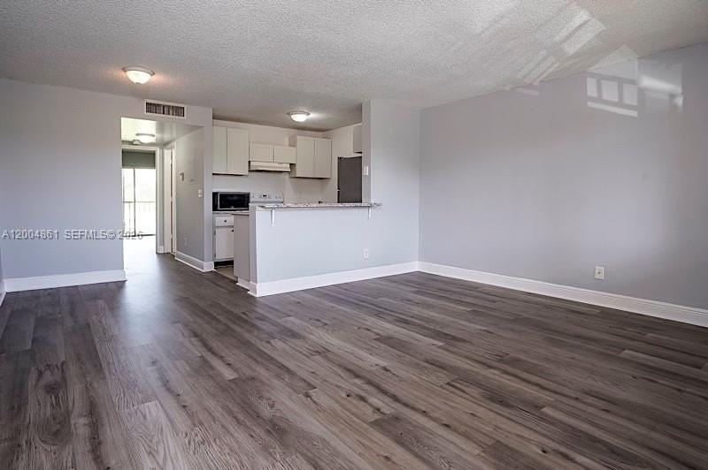 1727 Meadows Cir W #1727 - Photo 6 of 20