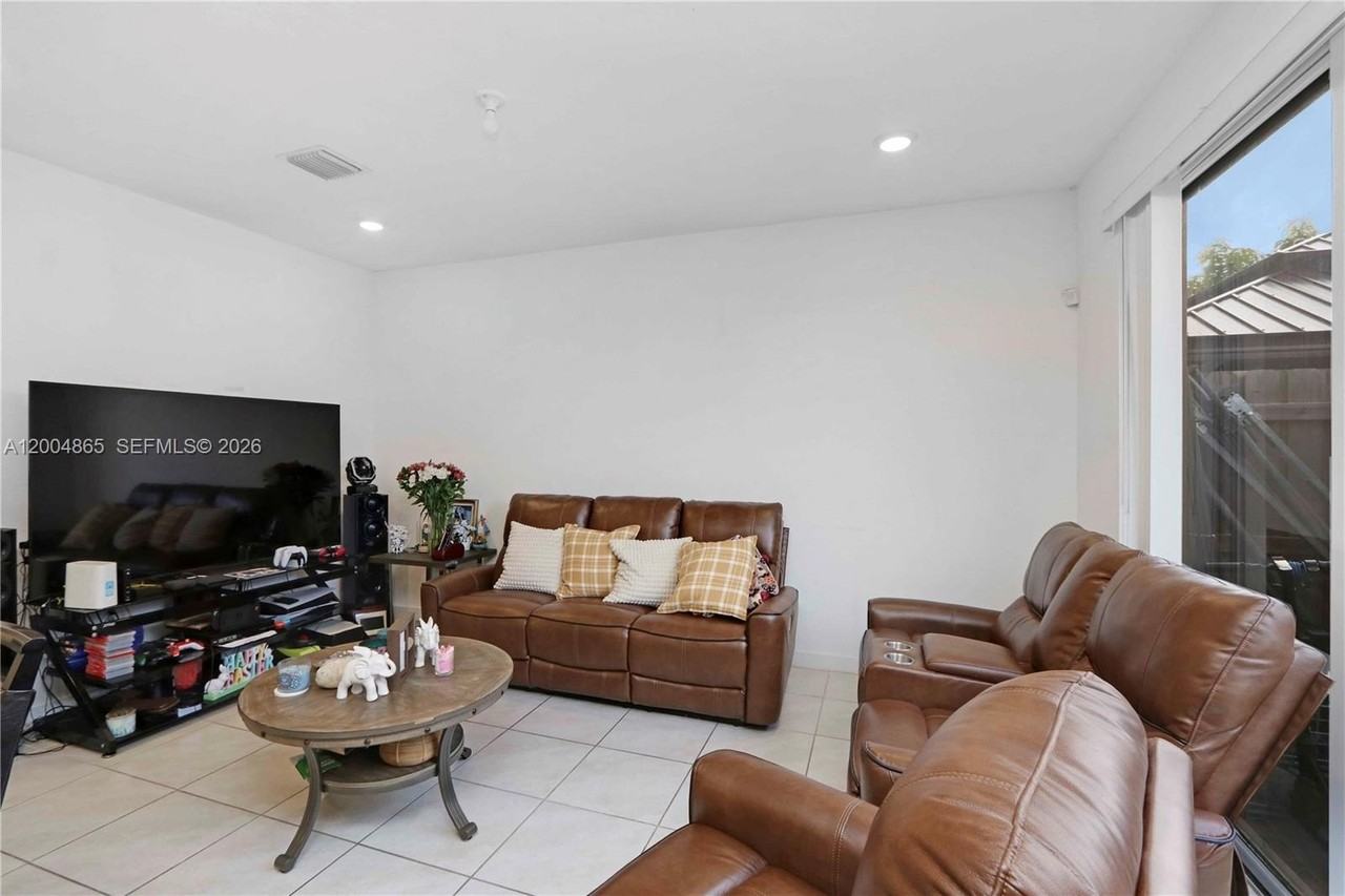 1052 Se 23rd Ave #1052 - Photo 6 of 22