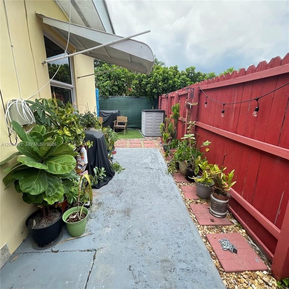 2526 Mckinley St #1 - Photo 6 of 19