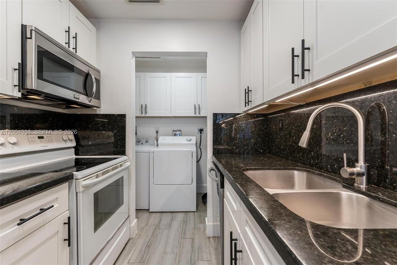 130 Nw 57th St #1 - Photo 3 of 16