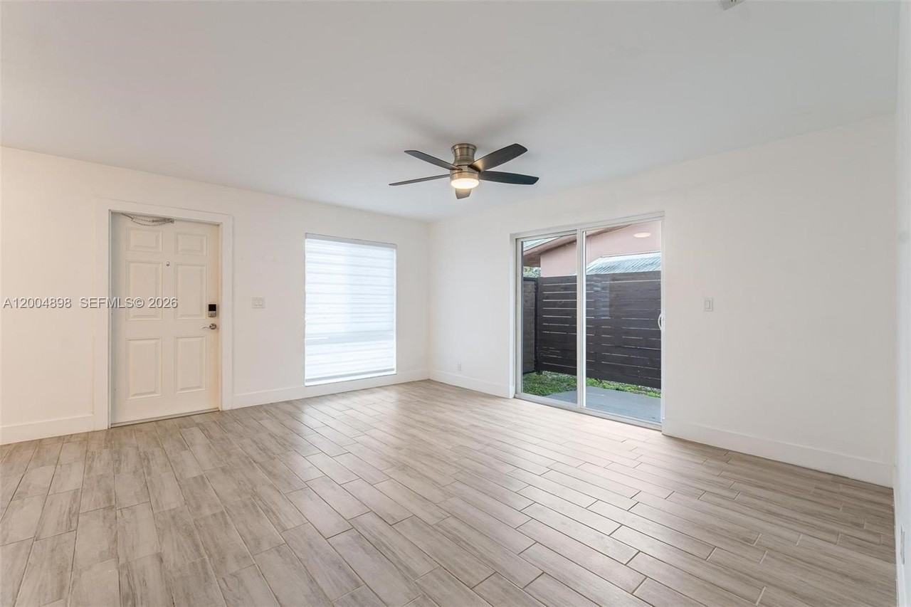 130 Nw 57th St #1 - Photo 5 of 16