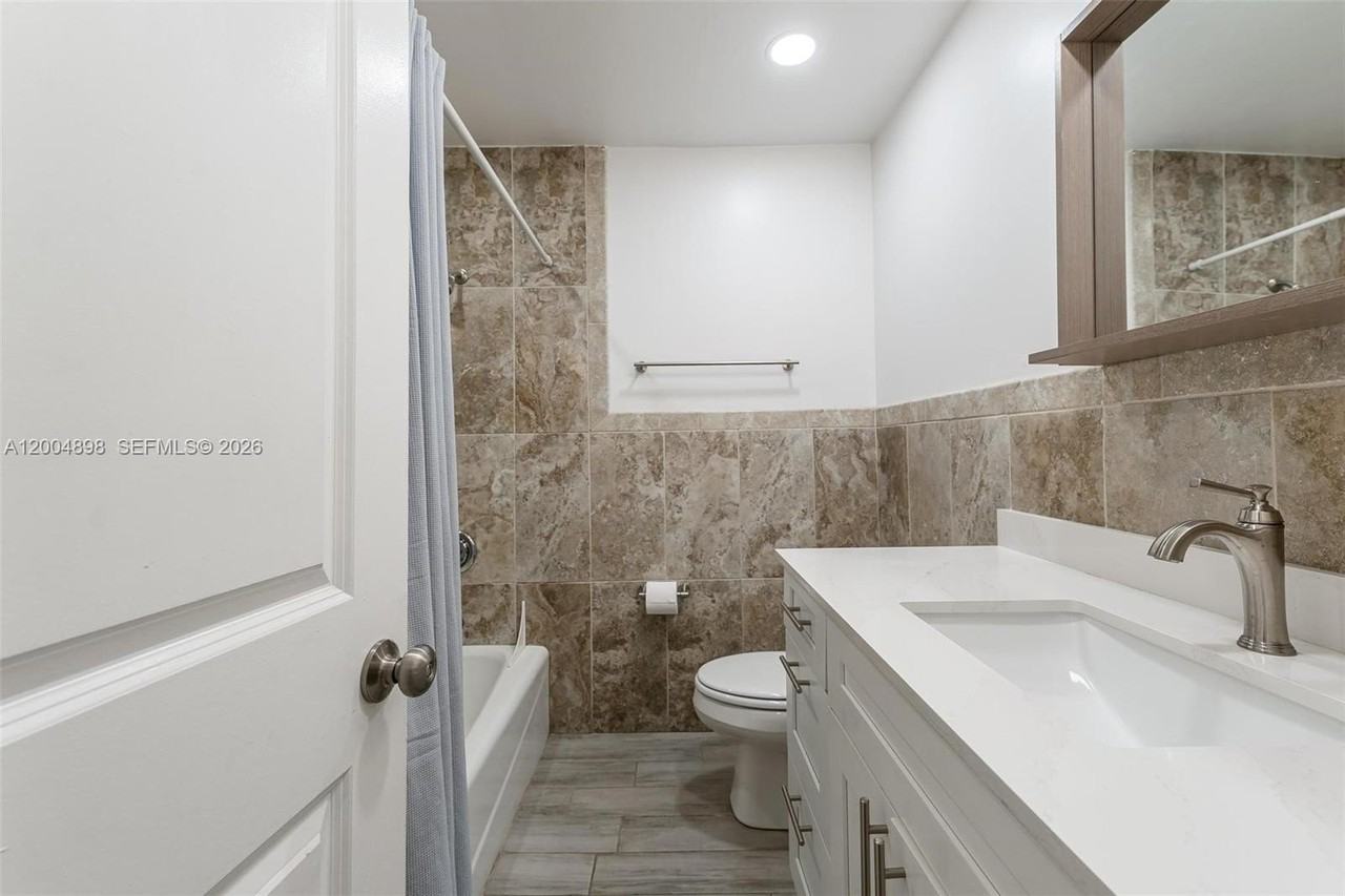 130 Nw 57th St #1 - Photo 6 of 16