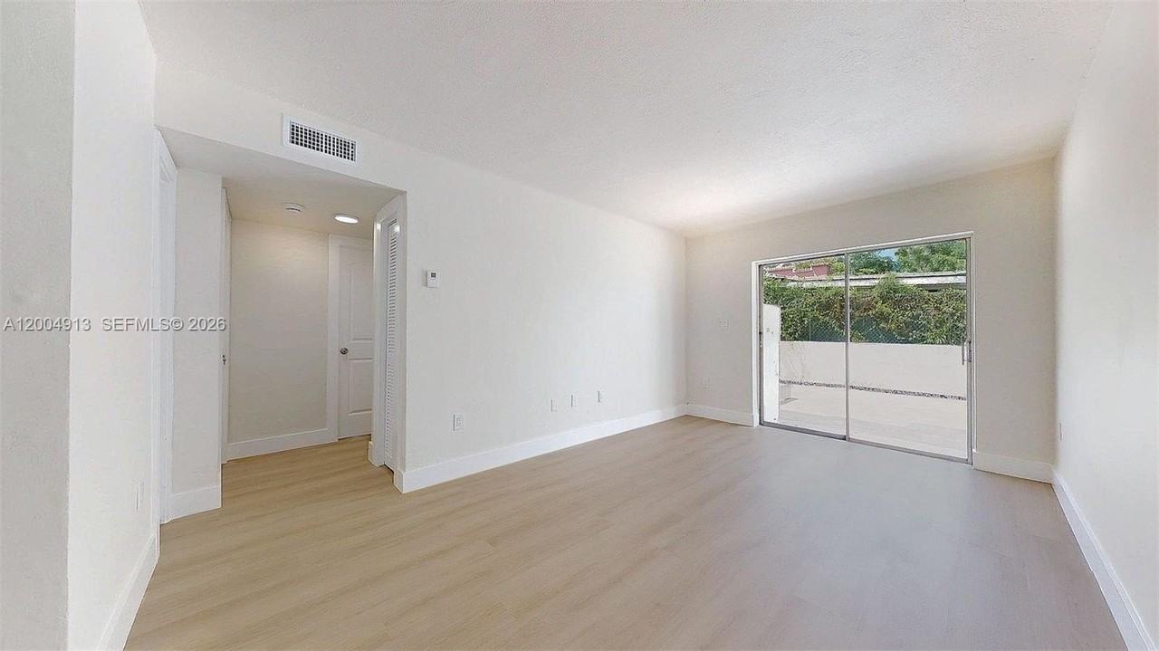 567 Sw 3rd St #2 - Photo 2 of 30