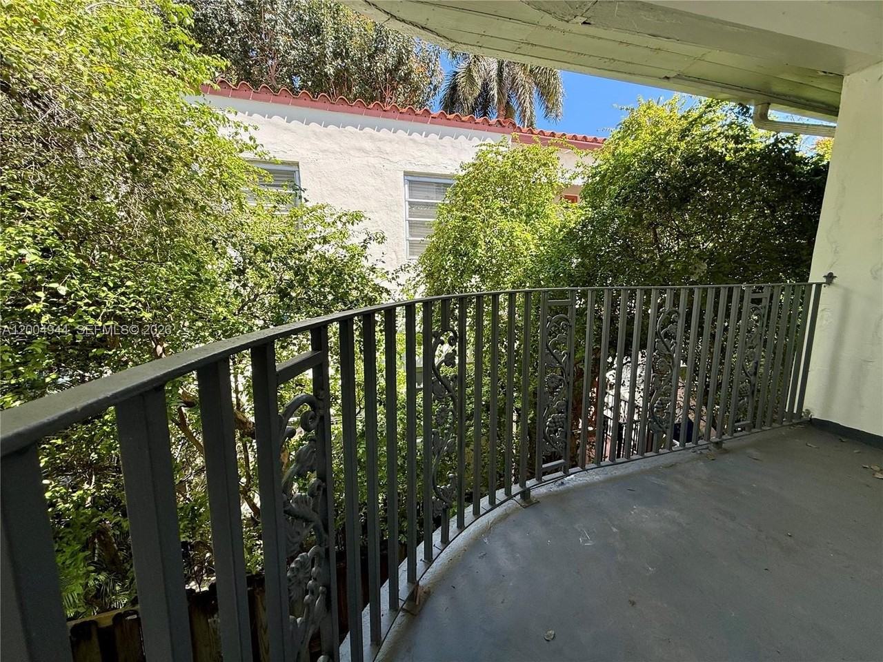 1542 Jefferson Ave #6 - Photo 7 of 17