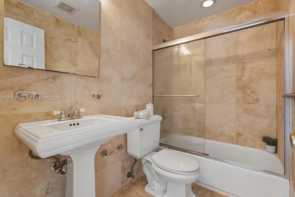 1856 Ne 46th St #F7 - Photo 5 of 10