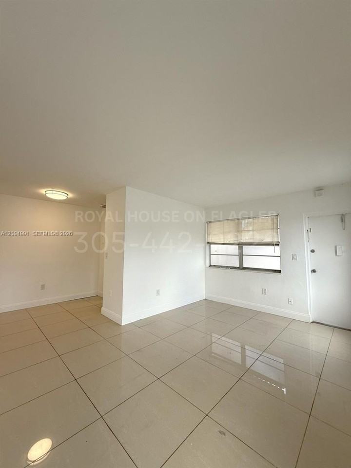 4410 W Flagler St #208