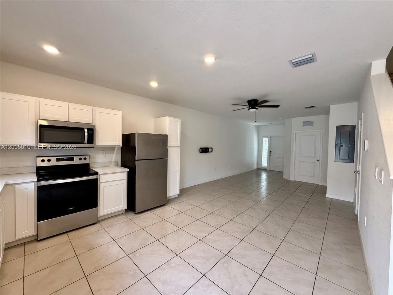 529 Ne 1st Dr - Photo 6 of 18