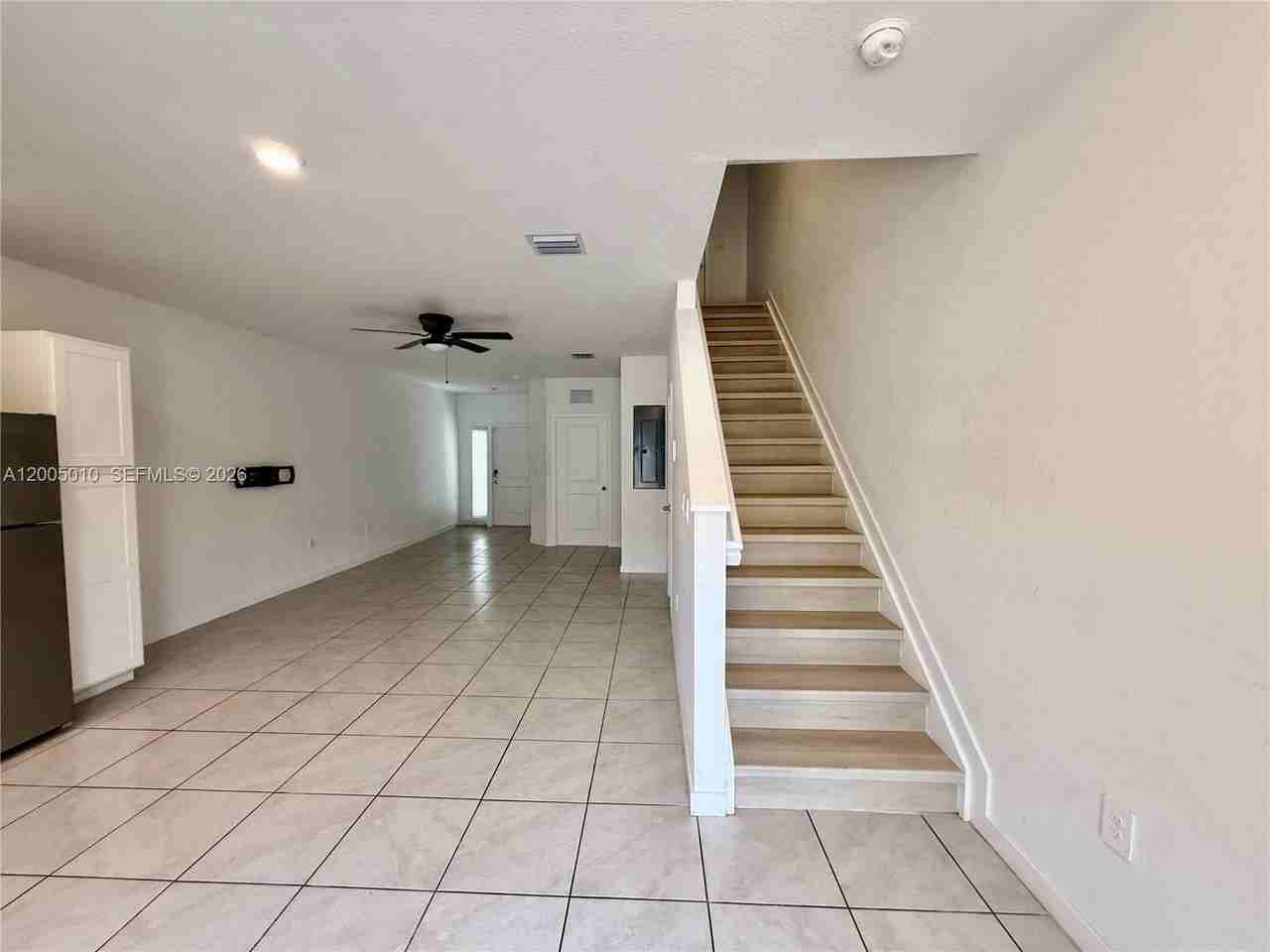 529 Ne 1st Dr - Photo 7 of 18